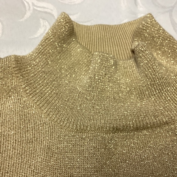 GOLD GLITTER. TURTLE NECK SWEATER SEE SIZE dimension s - Picture 4 of 6